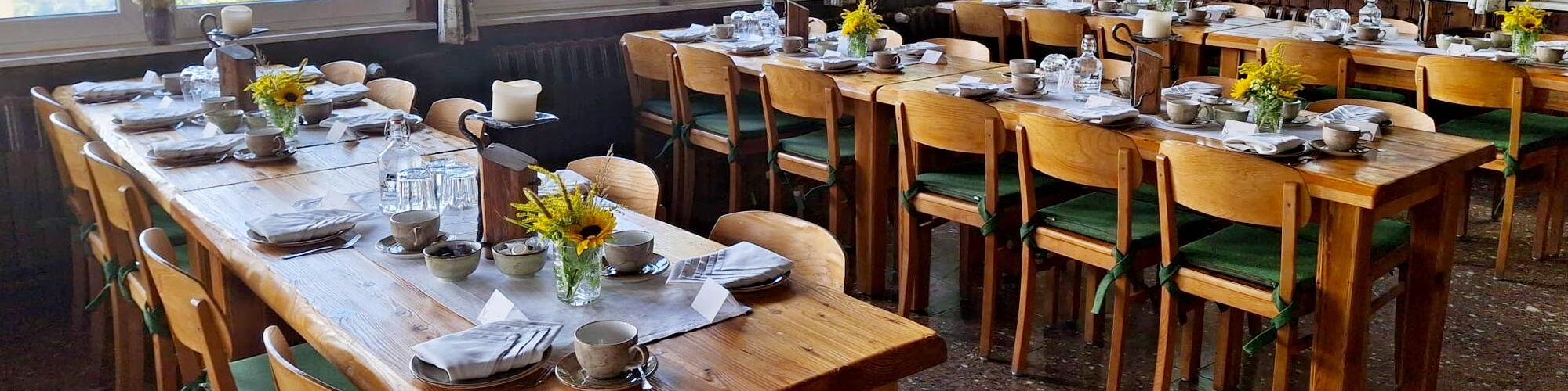 Festlich gedeckte Tafel